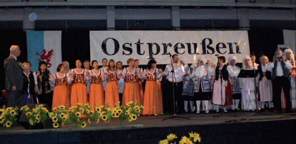 Foto: Das Jahn-Sport-Forum war fest in ostpreußischer Hand, und beim großen Finale waren alle „in“ der ostpreußischen Heimat. - Bilder: Schülke