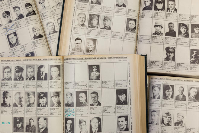 Mit solchen Bildlisten forschte der DRK-Suchdienst dem Schicksal verschollener Soldaten nach (J�rg F. M�ller / DRK)