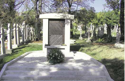 Auf dem Alten Friedhof der ungarndeutschen Gemeinde zu Wudersch: Ungarns Landesgedenkst�tte zur Vertreibung der Ungarndeutschen