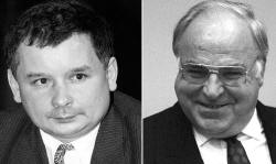 Eigentlich wollte Jaroslaw Kaczynski (l.) im Gespr�ch mit Helmut Kohl (r.) seine Sorgen �u�ern. Doch der Versuch gelang nicht wirklich, wie die Notiz eines Mitarbeiters verr�t.