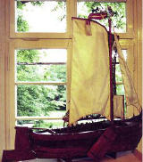 Ausstellungsst�ck des Samland-Museums: Modell eines Kurenkahns.