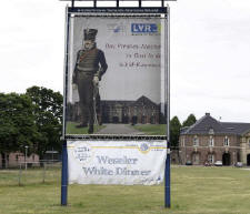 Noch ist das Preu�en-Museum (links) geschlossen. Einige wenige Exponate beherbergt die Schill-Kasematte (rechts).