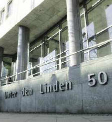 Tr�gt jetzt den Namen des SPD-Politikers Otto Wels: Eines der Bundestagsgeb�ude in Berlin.